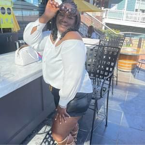 Meet your Posher, Angela